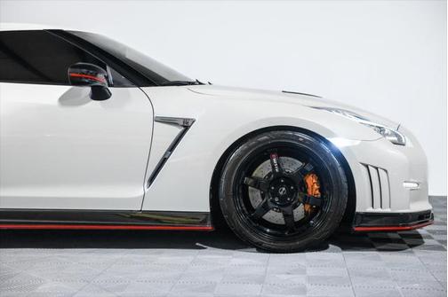 2016 Nissan GT-R NISMO