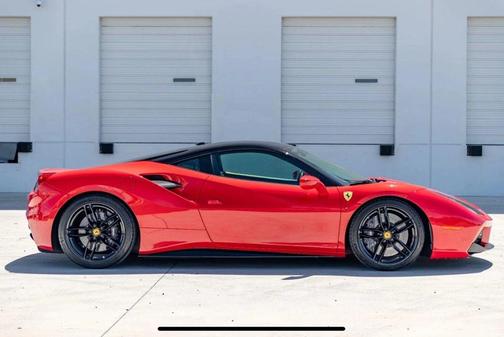 Red 2018 Ferrari 488 GTB Base