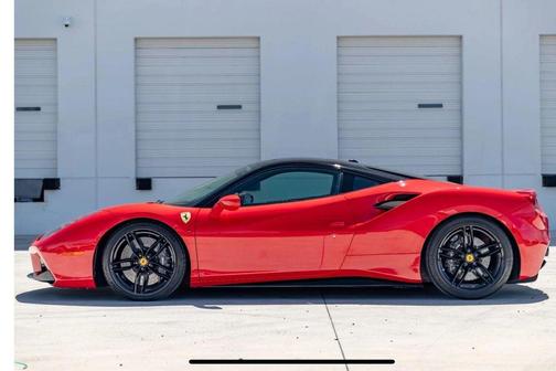 Red 2018 Ferrari 488 GTB Base