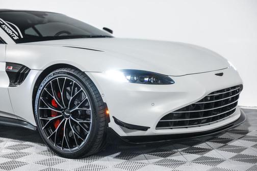 Lunar White Satin 2023 Aston Martin Vantage F1 Edition