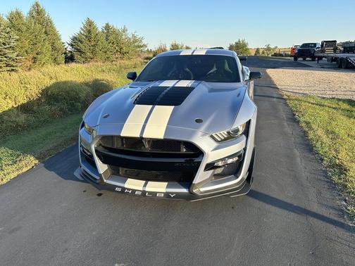 2022 Ford Shelby GT500 Base