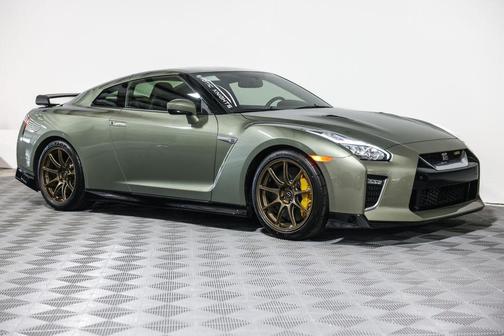 2021 Nissan GT-R T-spec Dual-clutch 6-Speed Transmission