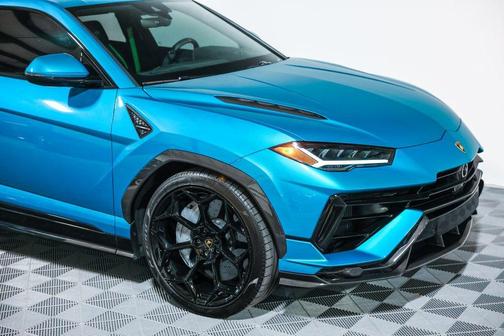 2023 Lamborghini Urus Performante