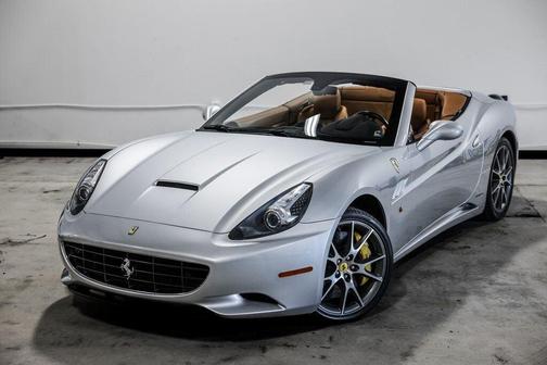 Photo 3 of 32 of 2012 Ferrari California Base