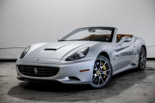 Photo 2 of 32 of 2012 Ferrari California Base