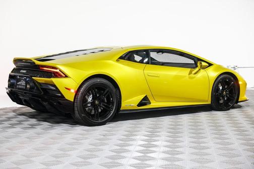 2020 Lamborghini Huracan EVO Base