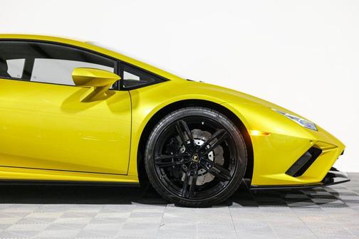 2020 Lamborghini Huracan EVO Base