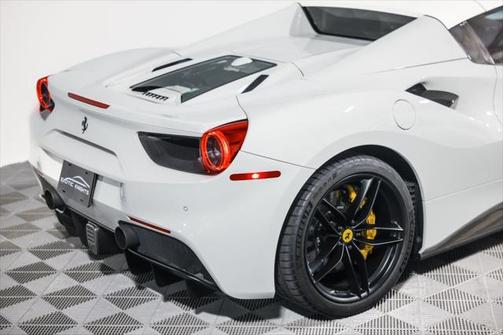 2017 Ferrari 488 Spider Base