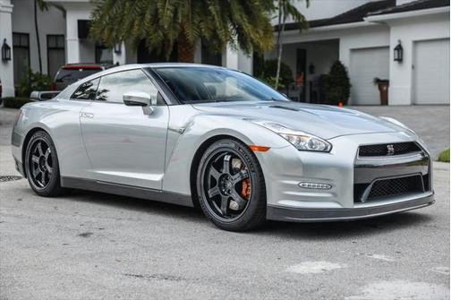 2015 Nissan GT-R Black Edition