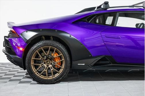 2024 Lamborghini Huracan Sterrato Base