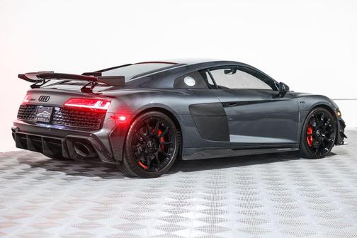 Daytona Gray Pearl Effect 2023 Audi R8 V10 GT RWD S tronic