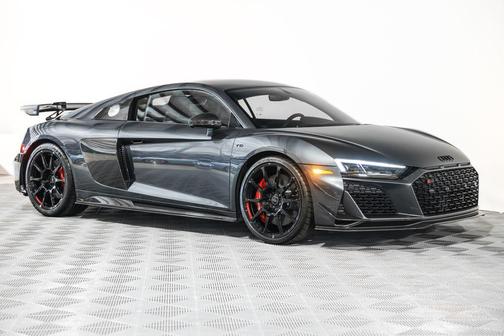 Daytona Gray Pearl Effect 2023 Audi R8 V10 GT RWD S tronic