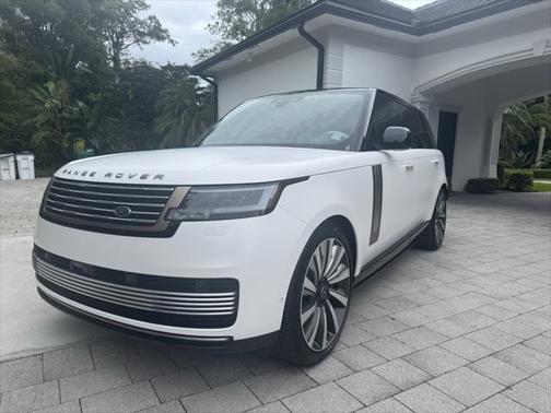 2025 Land Rover Range Rover P615 SV