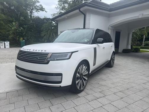 2025 Land Rover Range Rover P615 SV