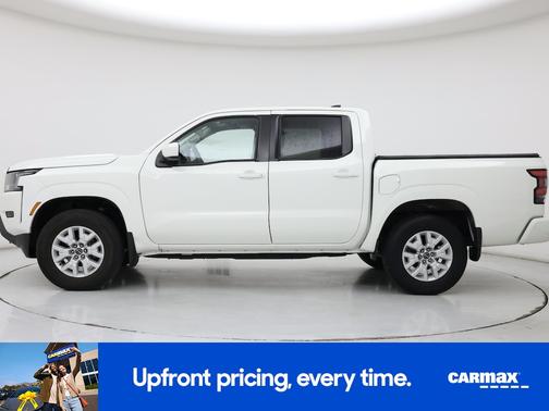 White 2022 Nissan Frontier SV