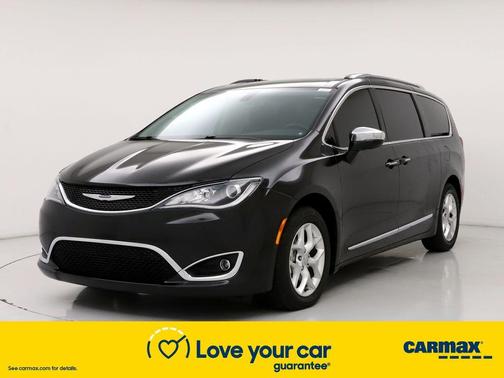 Photo 4 of 30 of 2020 Chrysler Pacifica Limited