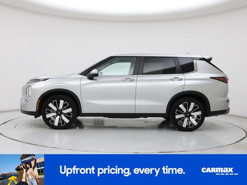 Silver 2025 Mitsubishi Outlander SE