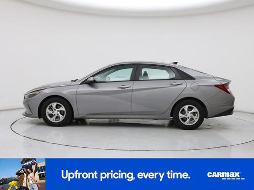 Gray 2022 Hyundai ELANTRA SE