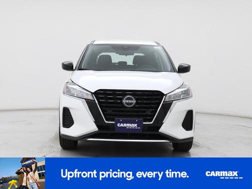 White 2024 Nissan Kicks S