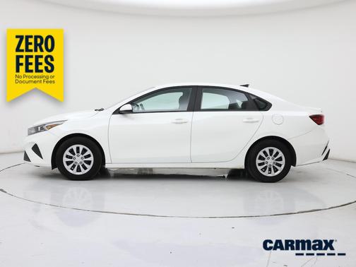White 2024 Kia Forte LX