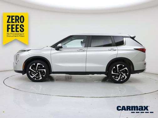 Silver 2024 Mitsubishi Outlander SE
