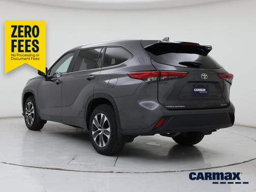 Gray 2023 Toyota Highlander XLE