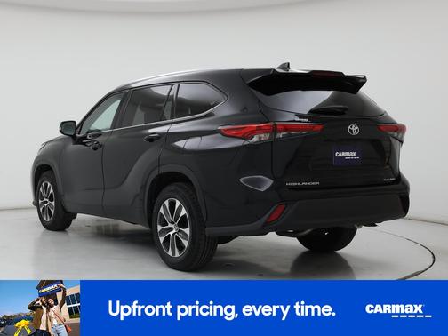 Black 2020 Toyota Highlander XLE