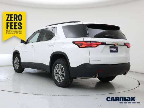 White 2023 Chevrolet Traverse LT Cloth