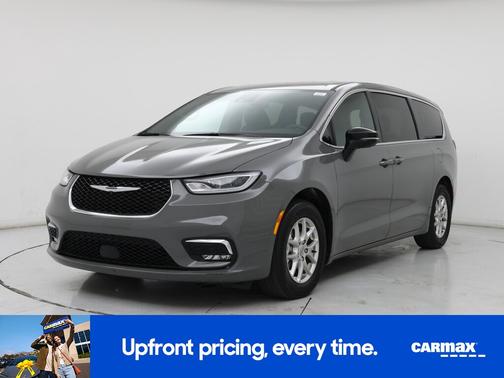 Gray 2025 Chrysler Pacifica Select