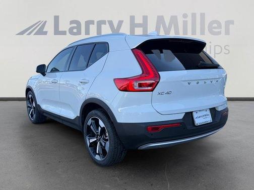 2020 Volvo XC40 T4 Momentum