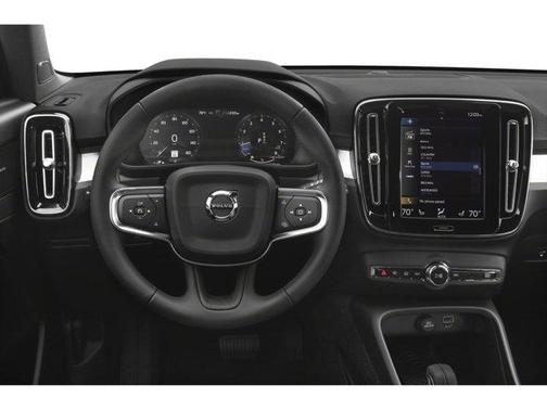 2020 Volvo XC40 T4 Momentum
