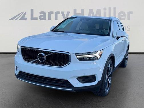 2020 Volvo XC40 T4 Momentum