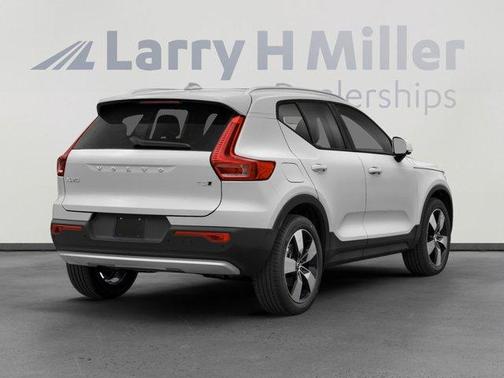 2020 Volvo XC40 T4 Momentum