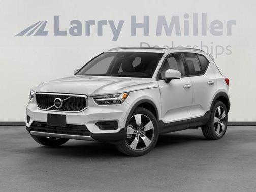 2020 Volvo XC40 T4 Momentum