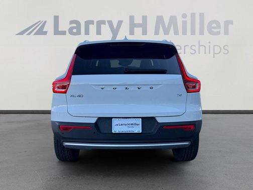2020 Volvo XC40 T4 Momentum