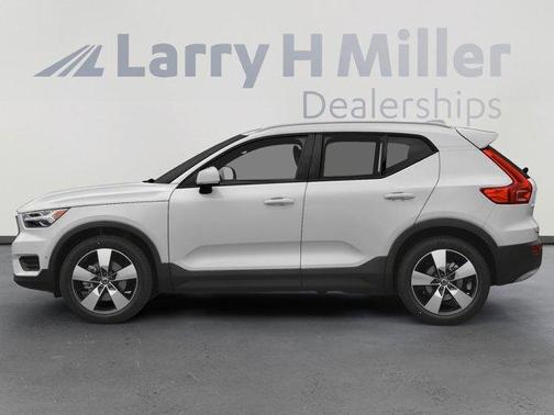 2020 Volvo XC40 T4 Momentum