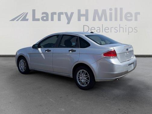 Ingot Silver 2011 Ford Focus SE