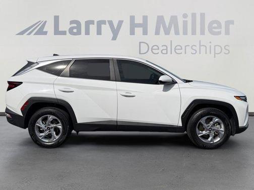 2023 Hyundai TUCSON SE