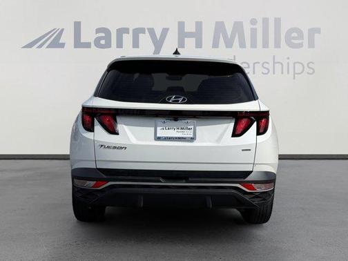 2023 Hyundai TUCSON SE