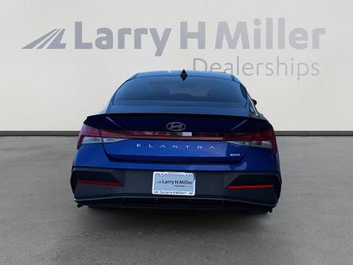 2025 Hyundai ELANTRA HEV SEL