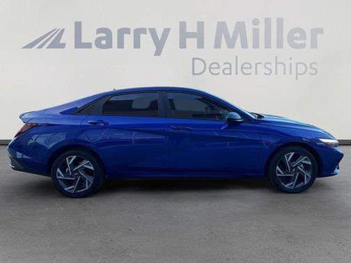 2025 Hyundai ELANTRA HEV SEL