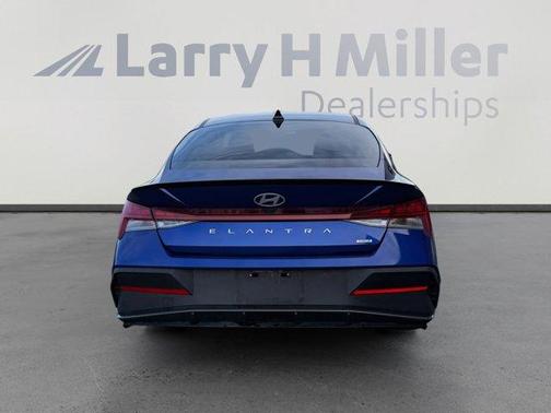 2025 Hyundai ELANTRA HEV SEL