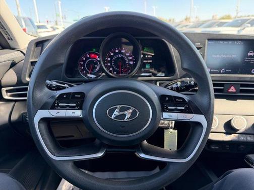 2021 Hyundai ELANTRA SE
