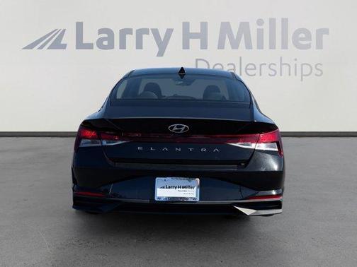 2021 Hyundai ELANTRA SE