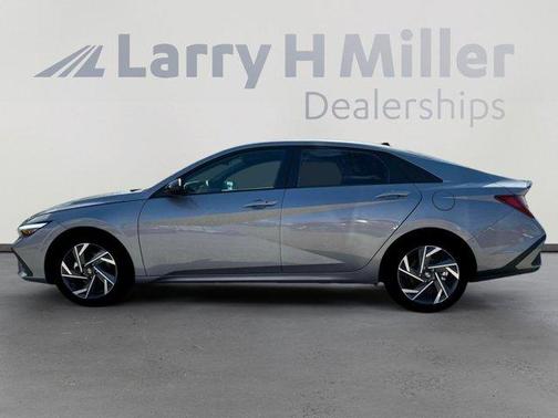 2025 Hyundai ELANTRA HEV SEL Sport