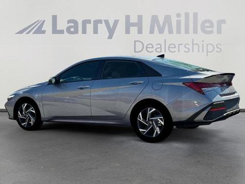 2025 Hyundai ELANTRA HEV SEL Sport
