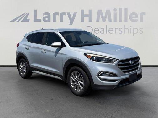 Molten Silver 2017 Hyundai TUCSON SE