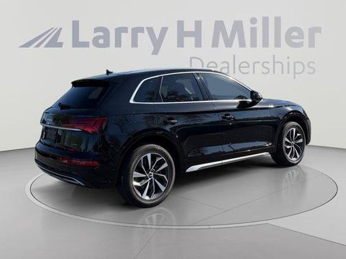 Mythos Black Metallic 2021 Audi Q5 45 Premium