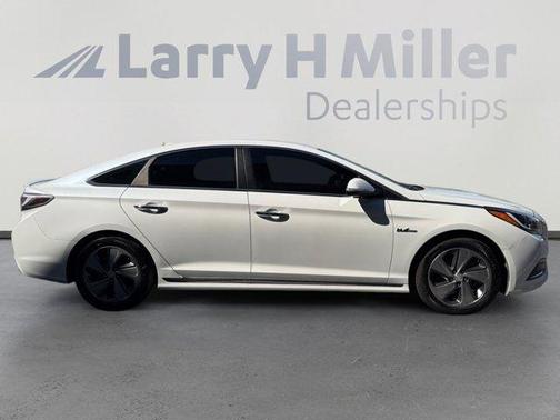 2017 Hyundai SONATA Hybrid Limited