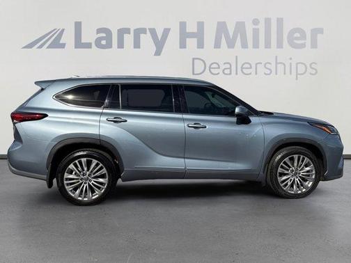 2022 Toyota Highlander Platinum